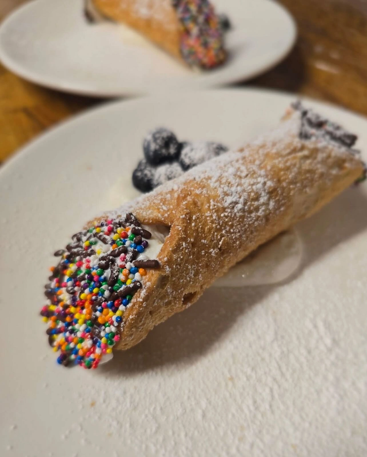 Zarra's Classic Cannoli